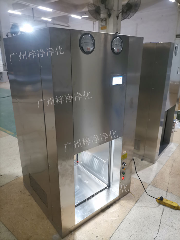 當傳遞窗與機器人連接時，機器人可以自動從傳遞窗中取出或放入物料，實現(xiàn)物料的自動傳遞。
