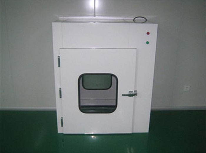 落地式傳遞窗在物料進(jìn)出潔凈區(qū)，必須嚴(yán)格與人流通道分開，由生產(chǎn)車間物料專用通道進(jìn)出。