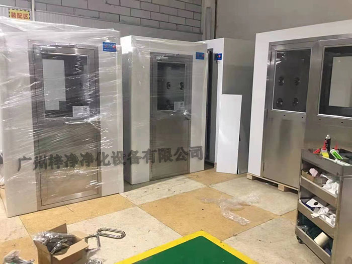 風淋室的性能無疑是衡量整個凈化系統(tǒng)效果的關鍵因素